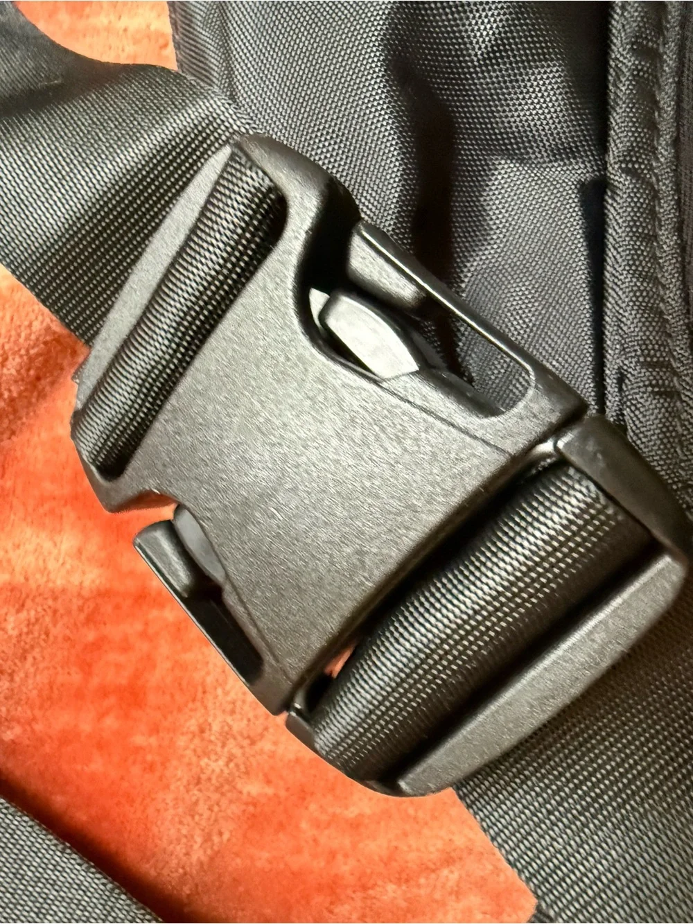 Colugo black sling